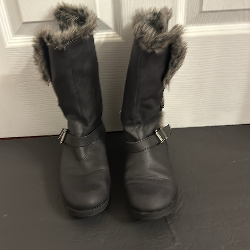 Boot - Picture 2 of 4
